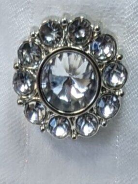 CLEAR Stone Rondelle in SILVERTONE MAGNETIC Pin jewelry NEW